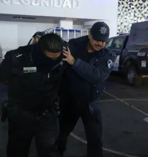 Policías ‘huachicoleros’ podrían recibir penas administrativas