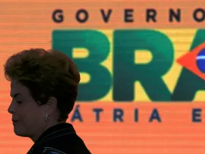Fiscalía brasileña pide abrir investigación contra la presidenta Dilma Rousseff