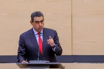 Céspedes descarta financiamiento a municipios y pide prudencia financiera