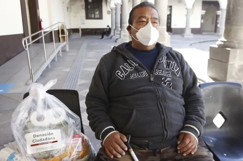 Agradecen personas en situación vulnerable apoyos alimentarios del SEDIF