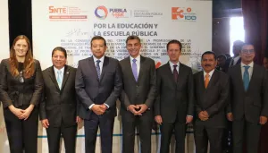 Gali refrenda su compromiso con el magisterio poblano y la educación