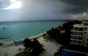 Captan tromba marina en Isla Mujeres