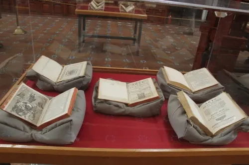 Expondrá Biblioteca Palafoxiana textos en lengua indígena del Siglo XVI
