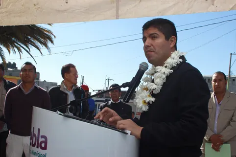 Eduardo Rivera entregó dos calles pavimentadas en Canoa
