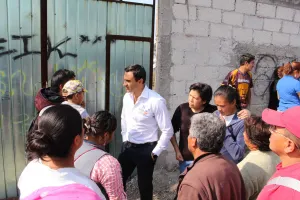 Cabalán se reúne con vecinos de la colonia Toltepec