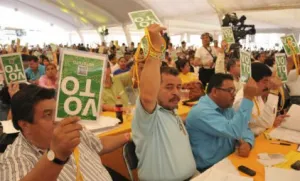 Perredistas avalan su permanencia en el Pacto por México