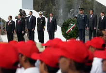 Peña Nieto toma protesta a conscriptos del SMN