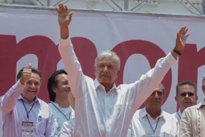 Conservadores quienes atacan visión populista: AMLO