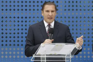 Anaya debe organizar los grupos del albiazul: RMV