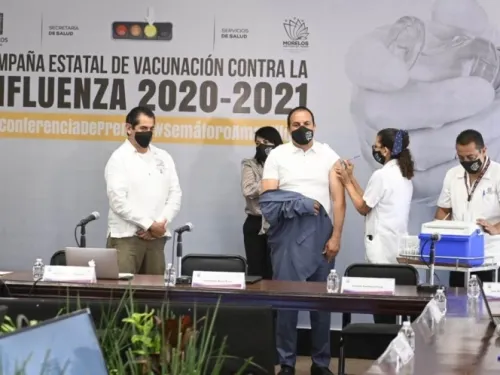 Encabeza Blanco arranque de vacunación contra influenza