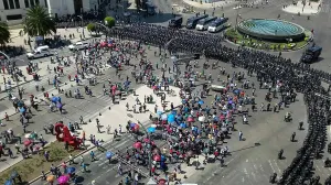 Federales y policías DF encapsulan a maestros disidentes