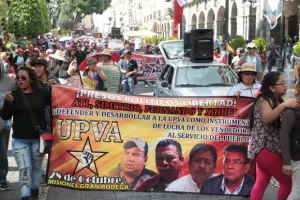 28 de Octubre exige liberación de integrante detenido esta mañana