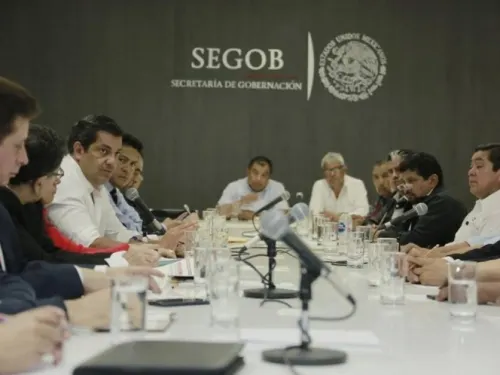 Transportistas no bloquearán vialidades; logran acuerdo con Segob