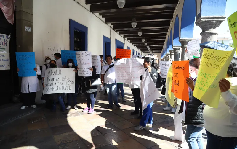 Protestas afuera de la Secretaría de Salud