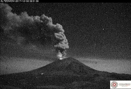 Popocatépetl lanza exhalación de 2.5 kilómetros de altura, esta madrugada