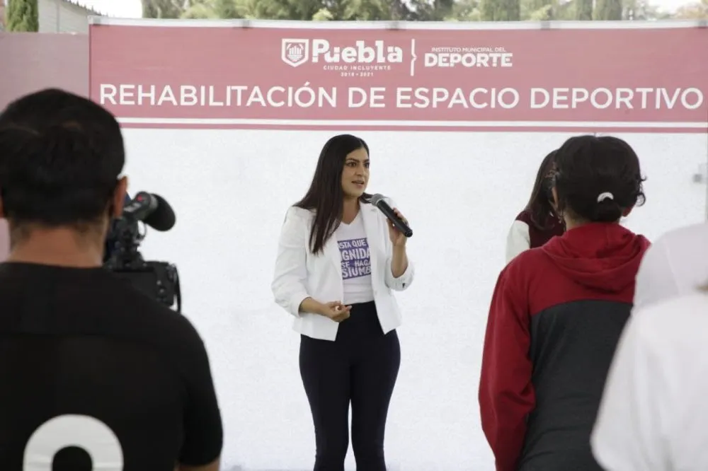Ayuntamiento de Puebla rehabilita cancha de usos múltiples en el Deportivo Las Aves