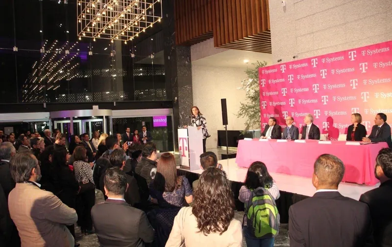 inauguración de las nuevas oficinas de la empresa T-Systems en Puebla