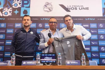 Puebla presenta a Rafael “Chiquis” García como nuevo director deportivo de los camoteros