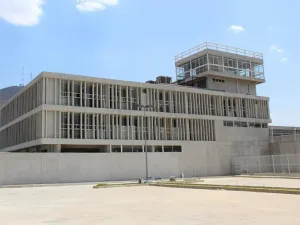 Roban planos de penal de máxima seguridad del DF