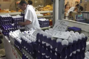 Inflación subirá hasta 5.39% en 2017: encuesta Banxico