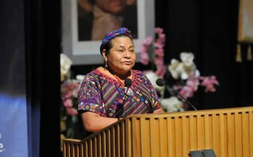 Rigoberta Menchú pide atención integral a caravana migrante