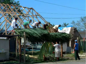 Quedan 60 personas en albergue de Cihuatlán luego de ‘Patricia’