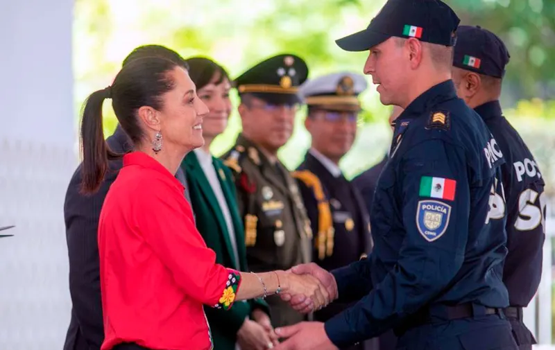 claudia-sheinbaum-pardo-reconocimientos-policia