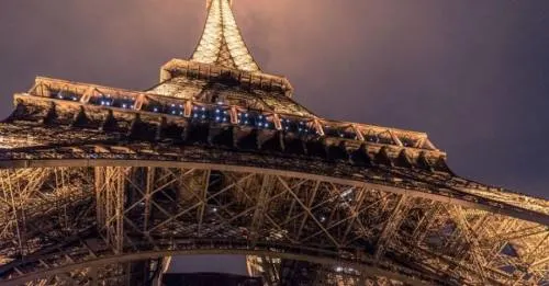 Reabre Torre Eiffel tras huelga de personal