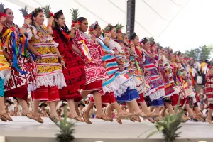 Oaxaca sí celebrará la Guelaguetza