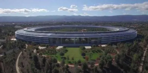 Dron muestra la construcción del Apple Park