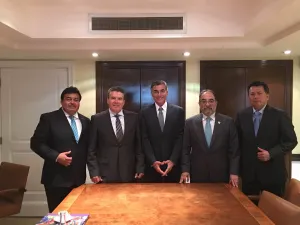 Maestros cierran filas con Tony Gali