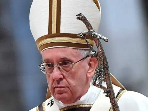 Papa Francisco urge detener a los “señores de la guerra”