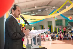 Festeja rector a los niños del Círculo Infantil de la BUAP