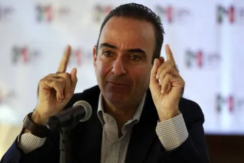 Estefan rechaza que saludo de EPN hacia Doger sea una señal de que él sea candidato en 2018