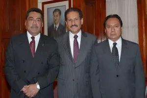 Entregó rector BUAP reconocimientos a directivos de servicios generales