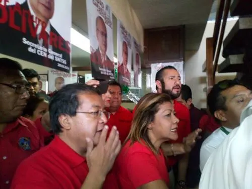 Conato de violencia entre planillas que buscan registro para elegir delegados en el IMSS