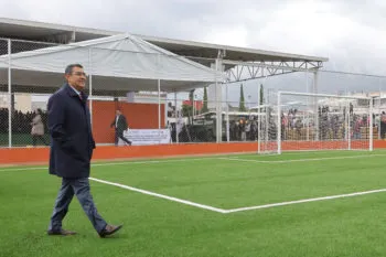 Entrega Sergio Salomón rehabilitación de la cancha deportiva del Centro Escolar “Manuel Espinosa Yglesias”