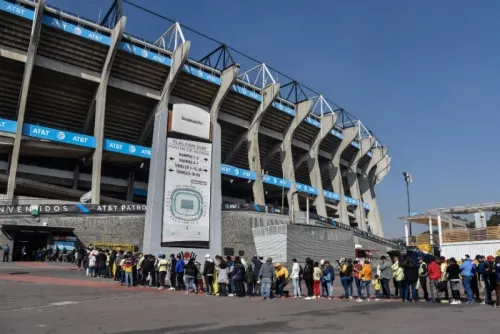 Cerca de recuperarse al 100% la cancha del estadio Azteca