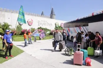 SMDIF Puebla cumple el sueño de ocho familias con visita a Mundo Imágyna, en Morelos