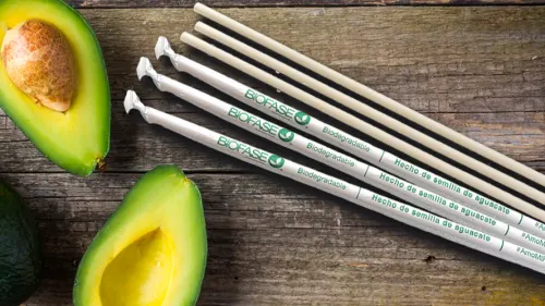 Crean los popotes hechos con SEMILLA de aguacate