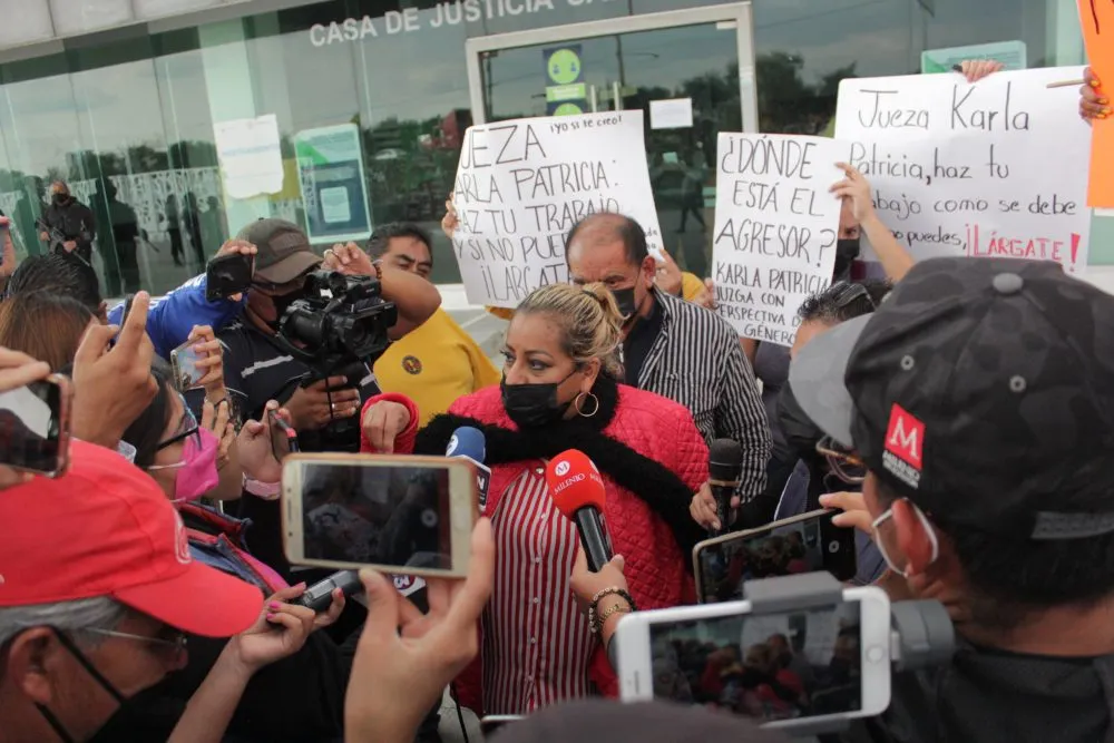 Protestan familiares y amigos de Beberly en demanda de su liberación