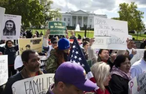 Empresa de EEUU pagará a migrantes discriminados