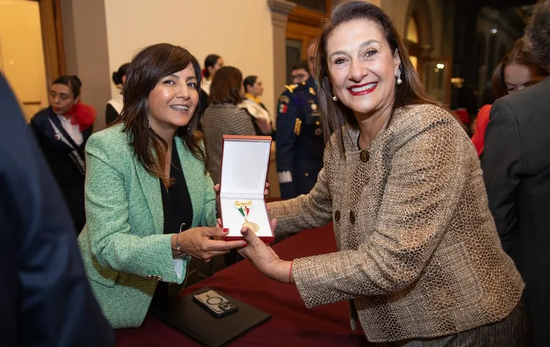 Tania Carro Toledo, subsecretaria de Comunicaciones y Transportes, y Escandra Salim Alle, directora del FIG León. Foto: Cortesía FIG León