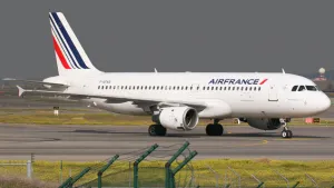 Retienen en España avión francés por sospecha de ébola
