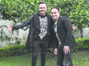 Río Roma le entra al mariachi