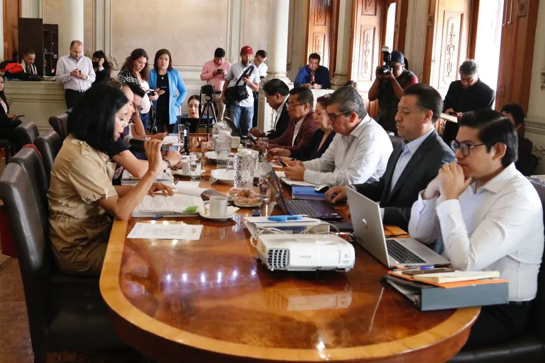 110 bases nuevas para trabajadores del Ayuntamiento; Morena va