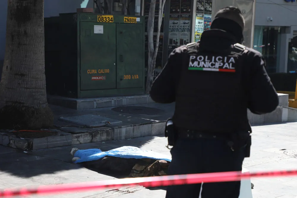 Fallece hombre en situación de calle en Avenida Juárez