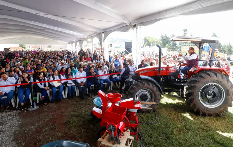 Con inversión de 84 mdp, gobierno estatal beneficia a microrregión de Ahuazotepec