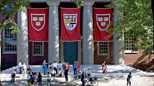 Memes de niños mexicanos abusados provocan expulsión definitiva de 10 alumnos de Harvard