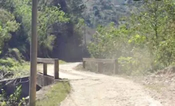 Localizan a recién nacido sin vida debajo de un puente en Coyomeapan; FGE investiga